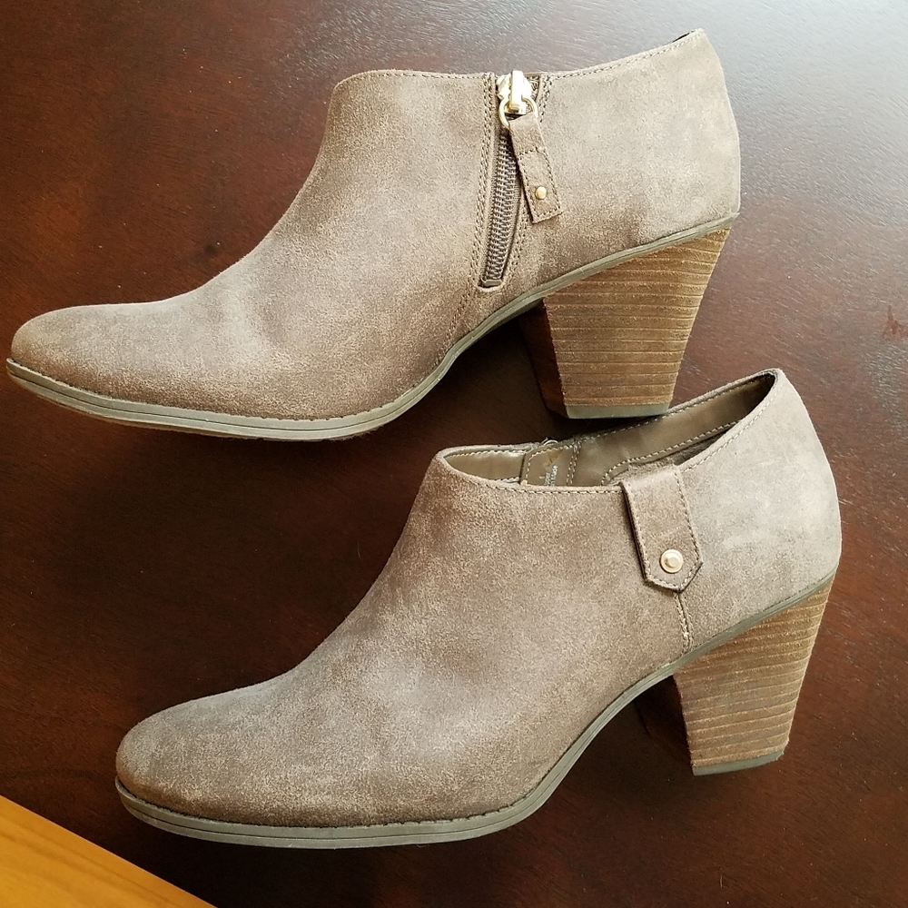 Bootie 9.5M suede brown